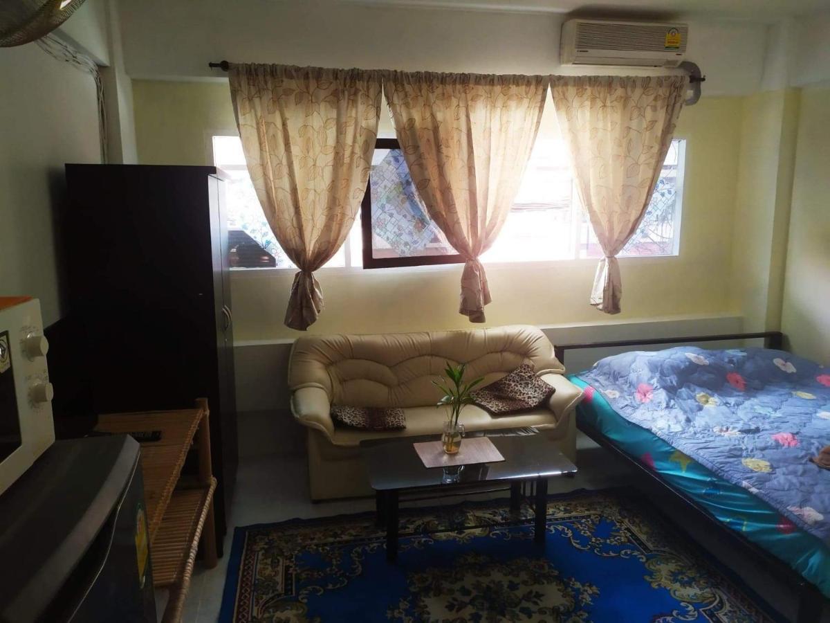 Artem'S Guesthouse Jomtien Beach Exterior photo