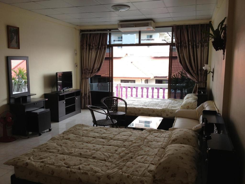 Artem'S Guesthouse Jomtien Beach Exterior photo