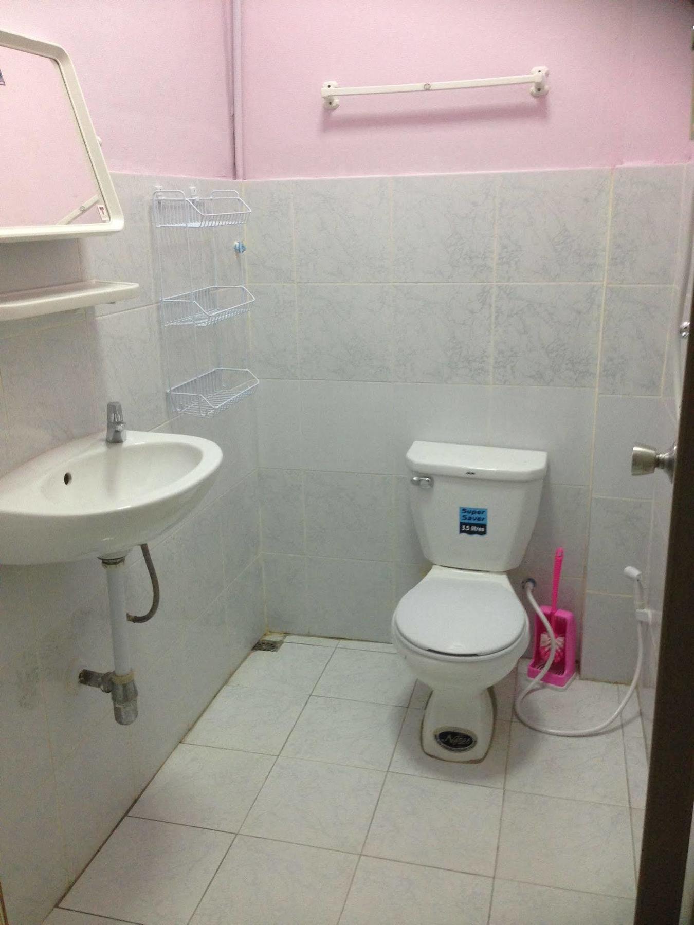 Artem'S Guesthouse Jomtien Beach Exterior photo