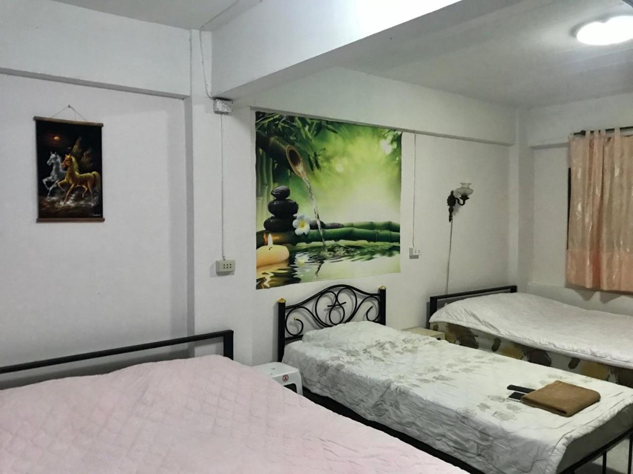 Artem'S Guesthouse Jomtien Beach Exterior photo